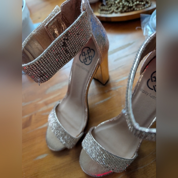 Daisy Fuentes Glam Heels - Rose Gold Rhinestone Metallic, Black Sole - Picture 4 of 6